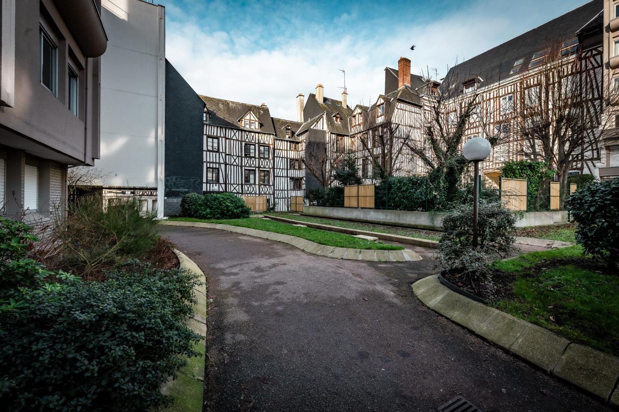 Aux Jardins De L'Hotel De Ville - Appartement Hypercentre Avec Parking Prive Rouen Eksteriør billede